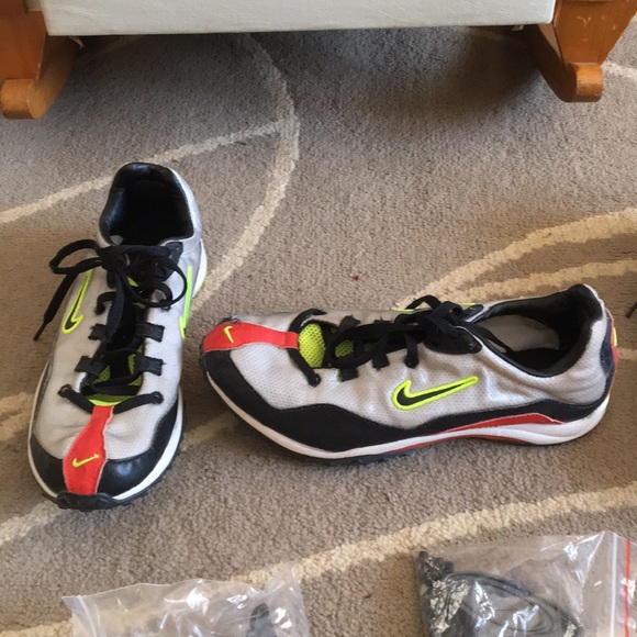 running shoes with spikes for cross country